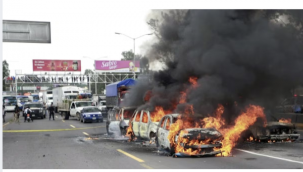 Activan código rojo en Jalisco: Hay narcobloqueos en GDL y Vallarta tras operativo en Tapalpa